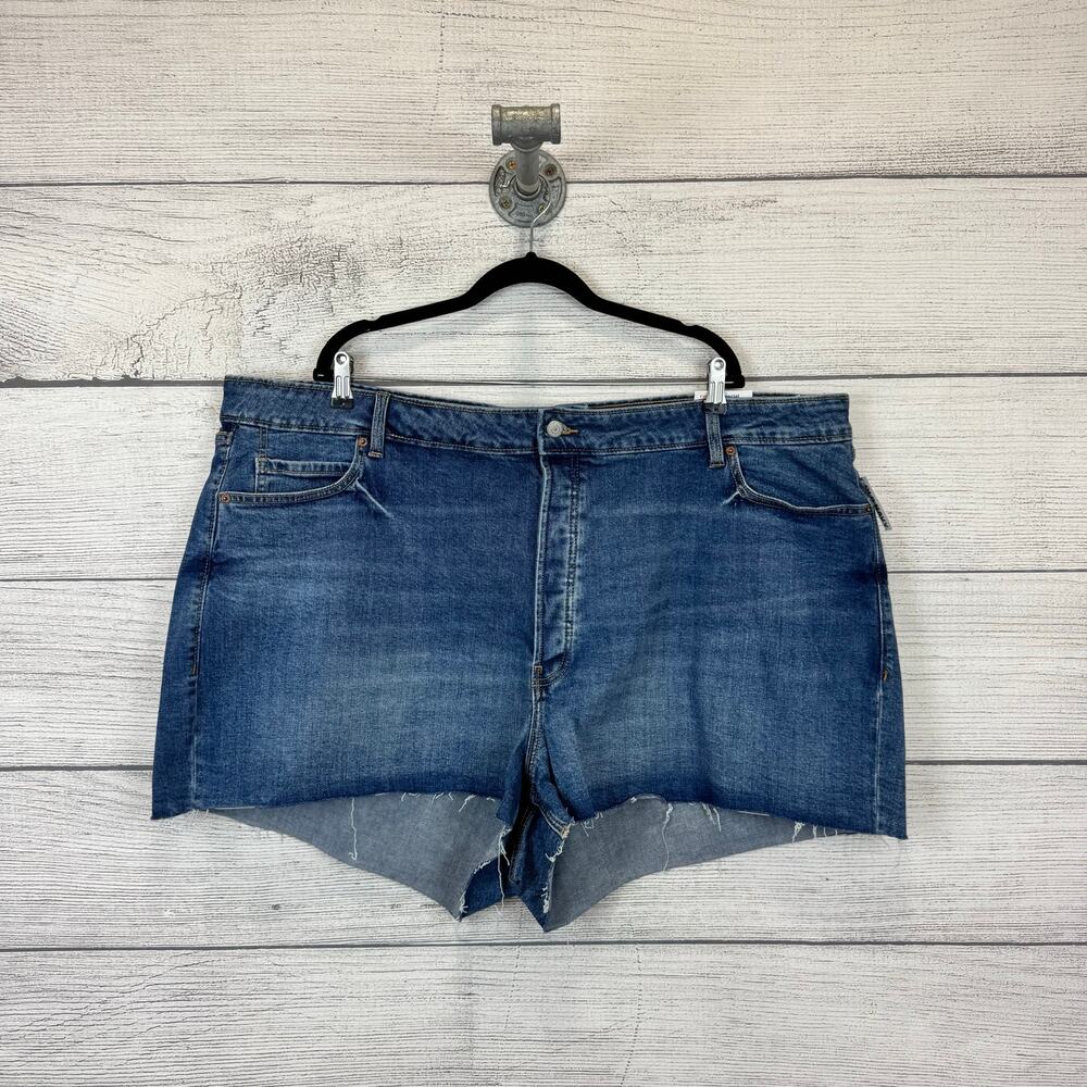 Old Navy Plus Size Higher High Rise Sky-Hi A-Line Jean Shorts Size 28
